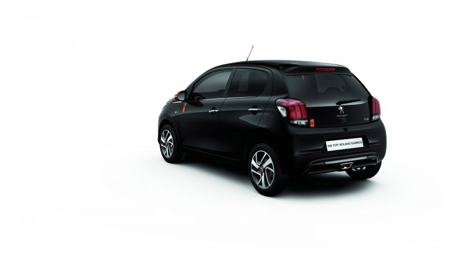  Peugeot 108 TOP Roland Garros 2015 года  (фото 5 из 11)